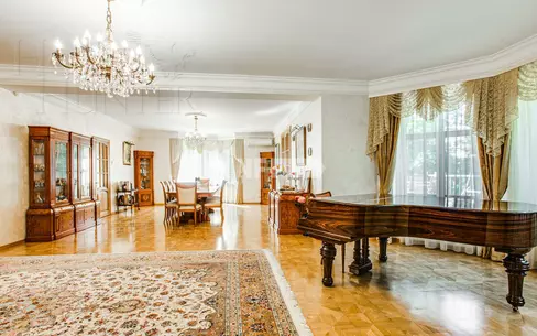 2-этажный коттедж 2 500 м² с отделкой