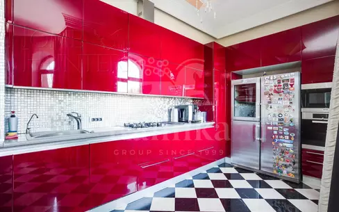 2-этажный коттедж 850 м² с отделкой