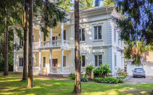 2-этажный коттедж 733 м² с отделкой