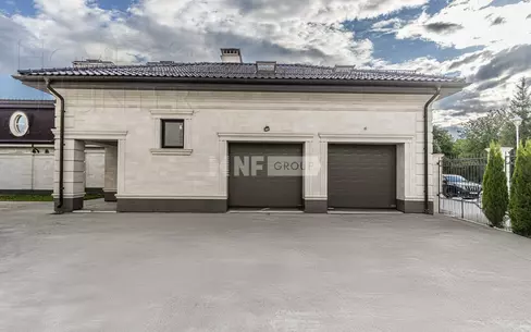 2-этажный коттедж 1 800 м² без отделки