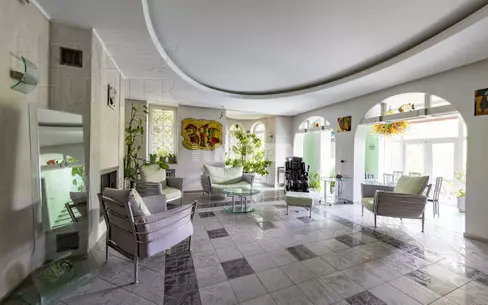 КОТТЕДЖ 675 м² с отделкой