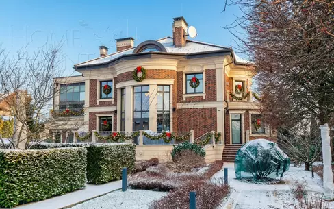 2-этажный коттедж 560 м² с отделкой