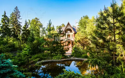 2-этажный коттедж 2 500 м² с отделкой