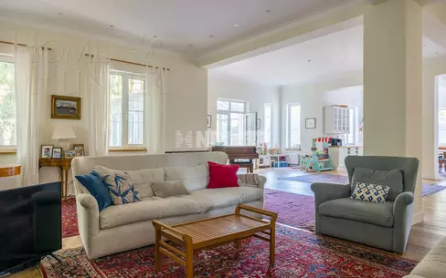 2-этажный коттедж 733 м² с отделкой