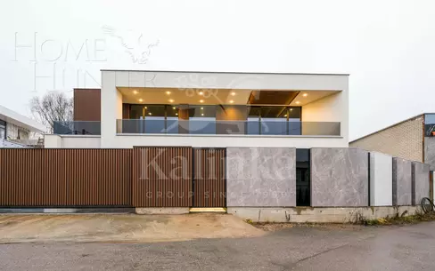 2-этажный коттедж 560 м² без отделки