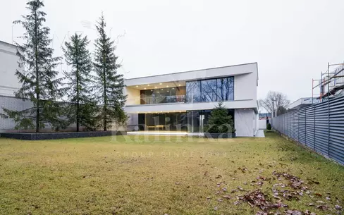 2-этажный коттедж 560 м² без отделки