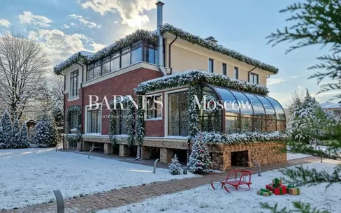 2-этажный коттедж 593 м² с отделкой