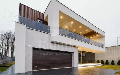 2-этажный коттедж 560 м² без отделки