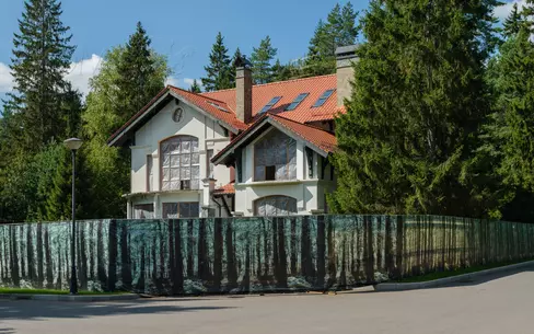 2-этажный коттедж 1 200 м² без отделки