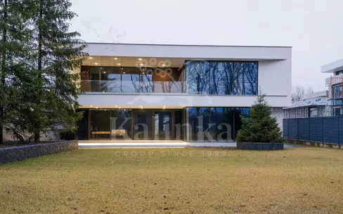 2-этажный коттедж 560 м² без отделки