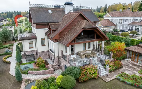 2-этажный коттедж 700 м² с отделкой