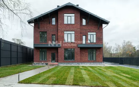 2-этажный коттедж 443 м² без отделки