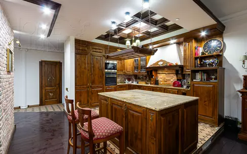 3-КОМН. КВАРТИРА С ОТДЕЛКОЙ 219.5 М² НА 10 ЭТАЖЕ