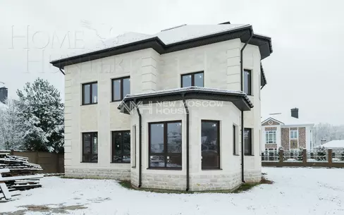 2-этажный коттедж 310 м² без отделки