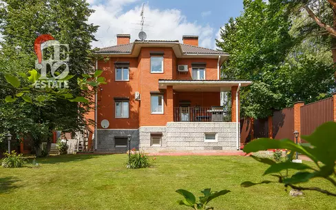 3-этажный коттедж 406 м² с отделкой