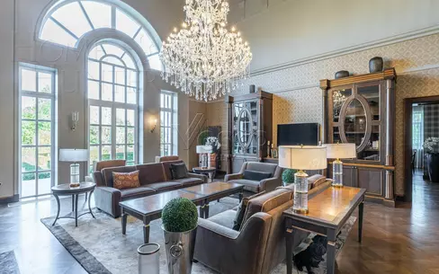 2-этажный коттедж 1 065 м² с отделкой