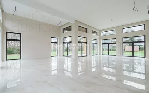 2-этажный коттедж 693 м² без отделки