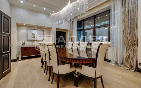 2-этажный коттедж 1 135 м² с отделкой