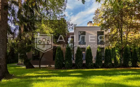 2-этажный коттедж 440 м² с отделкой