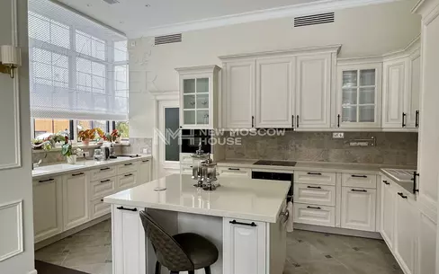 2-этажный коттедж 650 м² с отделкой