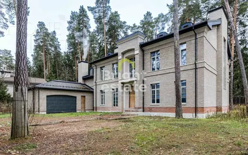 2-этажный коттедж 850 м² без отделки