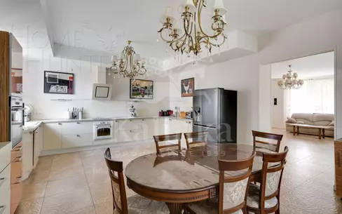 3-этажный коттедж 550 м² с отделкой