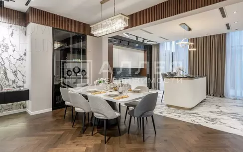 3-этажный таунхаус 345 м² с отделкой