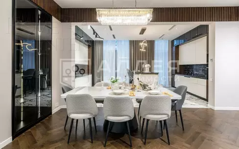 3-этажный таунхаус 345 м² с отделкой