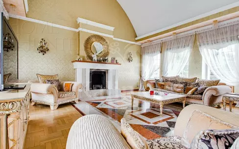 3-этажный коттедж 850 м² с отделкой