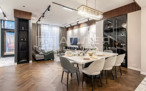 3-этажный таунхаус 345 м² с отделкой