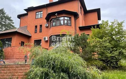 3-этажный коттедж 1 040 м² с отделкой