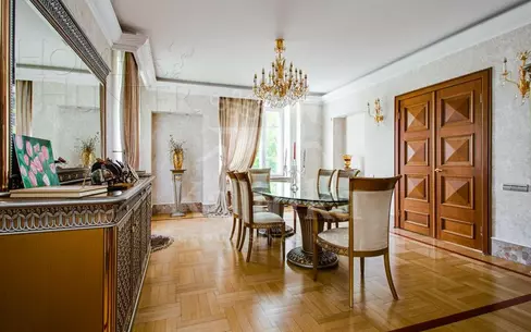 3-этажный коттедж 850 м² с отделкой