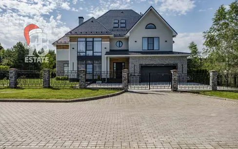 3-этажный коттедж 600 м² с отделкой