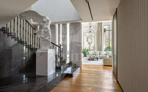 2-этажный коттедж 1 475 м² с отделкой