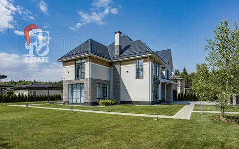 3-этажный коттедж 600 м² с отделкой