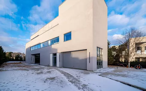 3-этажный коттедж 830 м² без отделки