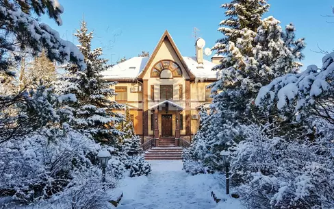 2-этажный коттедж 2 500 м² с отделкой