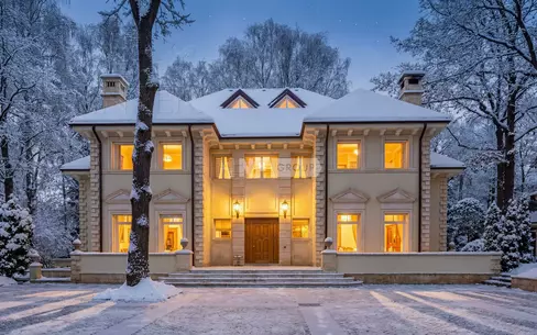 2-этажный коттедж 1 300 м² с отделкой