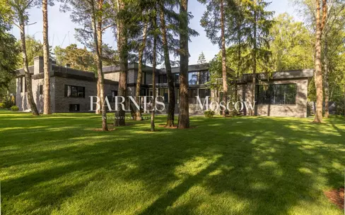 2-этажный коттедж 1 700 м² без отделки