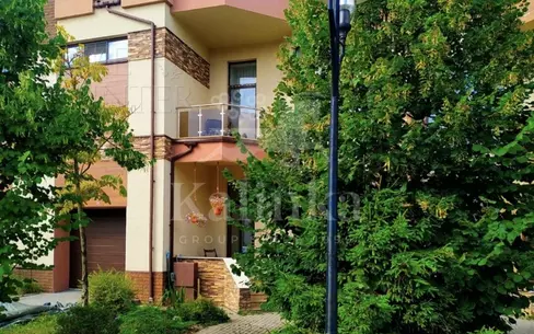 2-этажный таунхаус 200 м² с отделкой