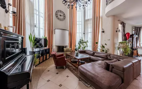 2-этажный коттедж 500 м² с отделкой