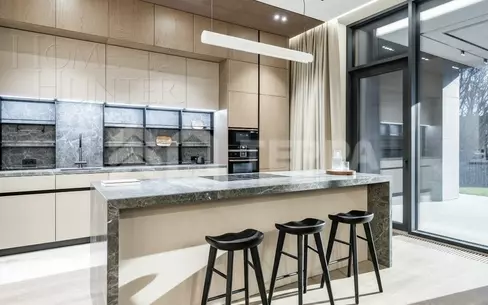 2-этажный коттедж 760 м² с отделкой