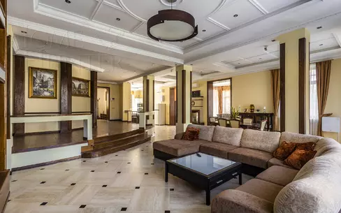 2-этажный коттедж 640 м² с отделкой