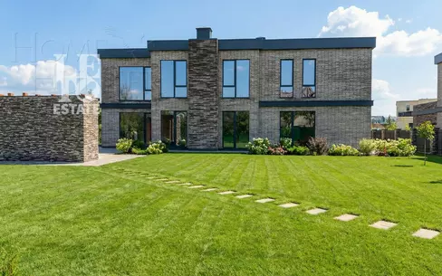 2-этажный коттедж 520.5 м² без отделки