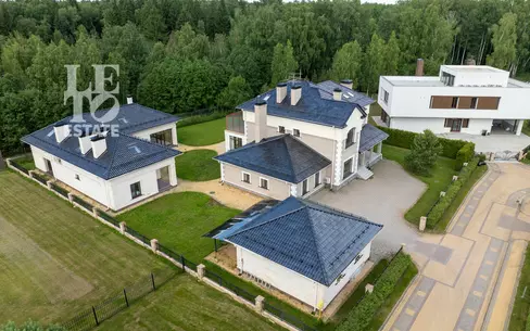 2-этажный коттедж 1 000 м² с отделкой