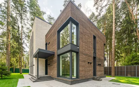 3-этажный коттедж 380 м² с отделкой