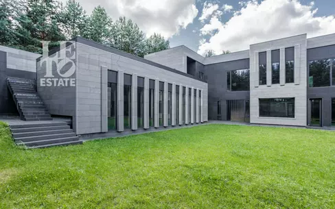 2-этажный коттедж 2 240 м² без отделки