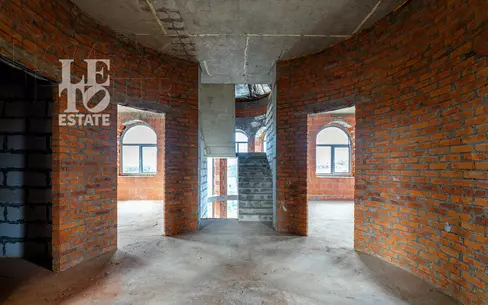 2-этажный коттедж 460 м² без отделки