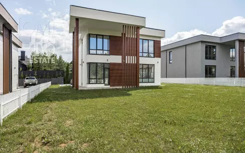 2-этажный коттедж 243 м² с отделкой