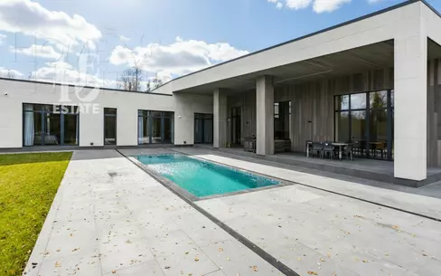 1-этажный коттедж 440 м² с отделкой